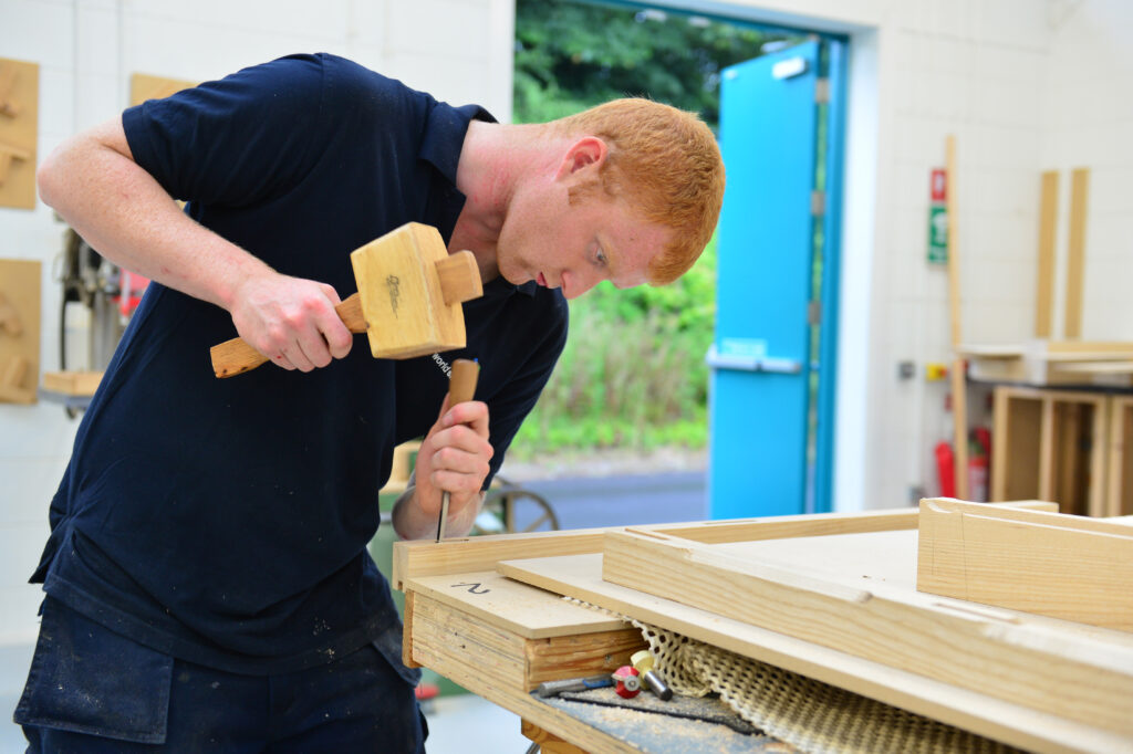 What Are the Benefits of Hiring Professional Joinery Contractors?