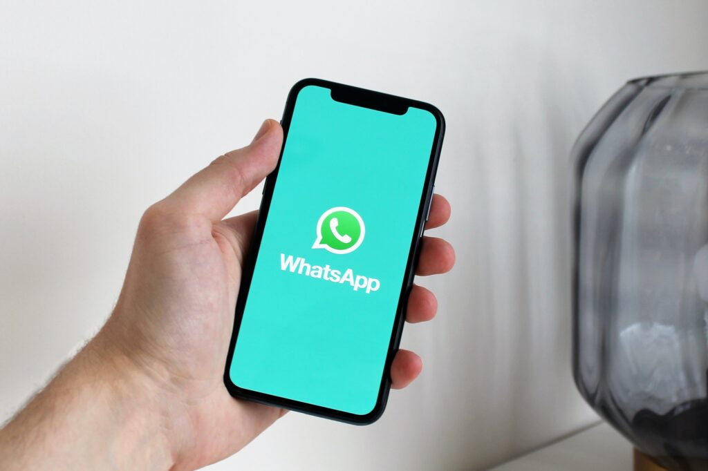 10 Best Advantages of Using WhatsApp Business for Companies