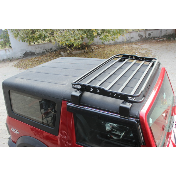 What Are the Benefits of Using a Car Roof Rack? 